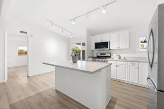2041 Arnico St in Palm Springs, CA - Building Photo - Building Photo