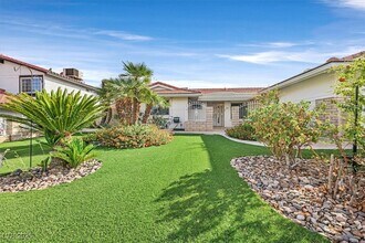 3445 E Toquima Cir in Las Vegas, NV - Building Photo - Building Photo