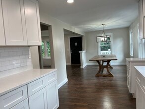 296 Oak St in Shrewsbury, MA - Building Photo - Building Photo