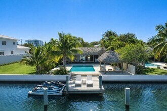 621 86th St in Miami Beach, FL - Foto de edificio - Building Photo