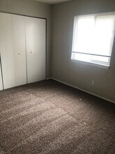 127 Abbey Ln in Chesterton, IN - Building Photo - Building Photo