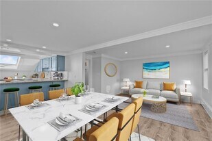 37 Lee Ave in Newport, RI - Building Photo