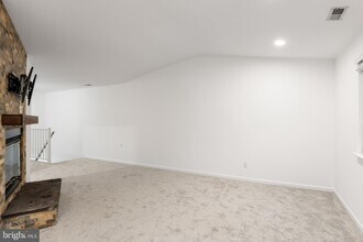 402B Mulberry Cv, Unit 402B Mulberry Cove in Mount Laurel, NJ - Building Photo - Building Photo