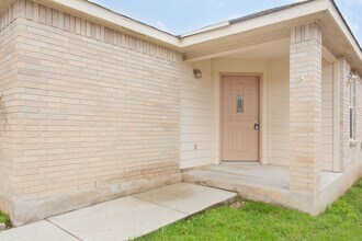 1738 Stargazer Pass in San Antonio, TX - Building Photo - Building Photo
