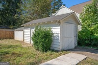 3910 Clairmont Rd in Chamblee, GA - Building Photo - Building Photo