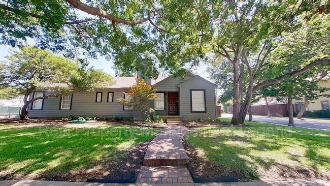 property at 5830 Kenwood Ave