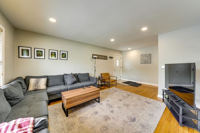 property at 1421 N Washington St