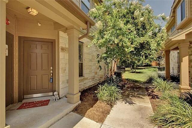 1310 W Parmer Ln in Austin, TX - Building Photo