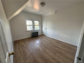 106 Saratoga Ave in Yonkers, NY - Building Photo - Building Photo