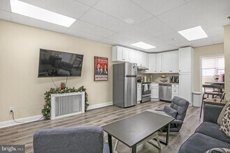 300 Levering Mill Rd-Unit -2 in Bala Cynwyd, PA - Building Photo - Building Photo