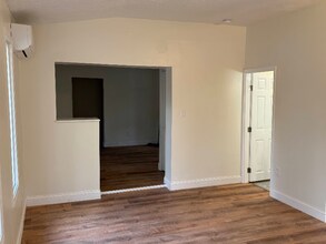 10 Avon Rd in Asheville, NC - Building Photo - Building Photo