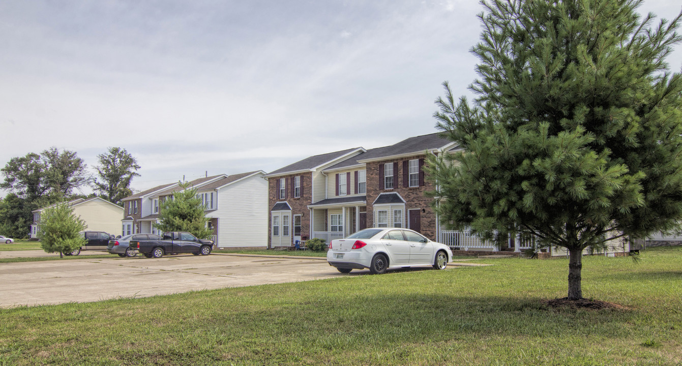 Oak Grove in Oak Grove, KY - Building Photo