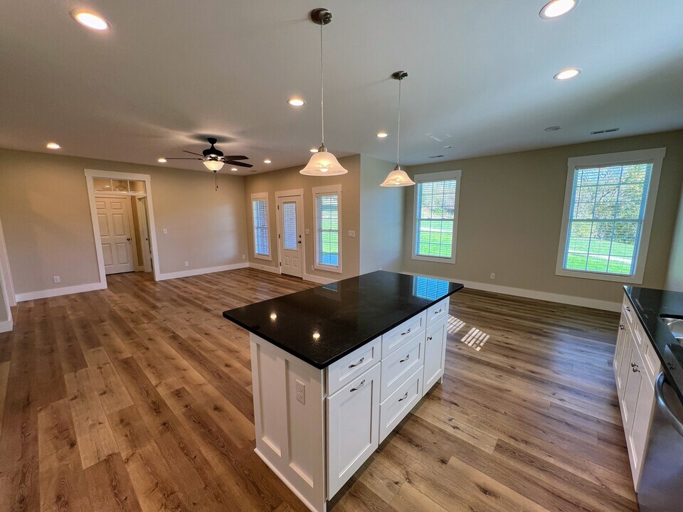 40 Creekside Way in Cape Girardeau, MO - Foto de edificio