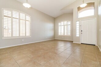 12529 W Colter St in Litchfield Park, AZ - Foto de edificio - Building Photo