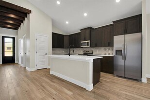 151 Kawainui Ln in Bastrop, TX - Building Photo