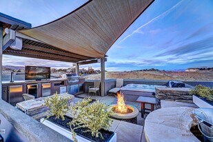 386 W Ridges Blvd in Grand Junction, CO - Building Photo