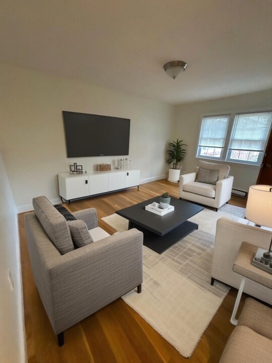21 Park Ave in Foxboro, MA - Building Photo