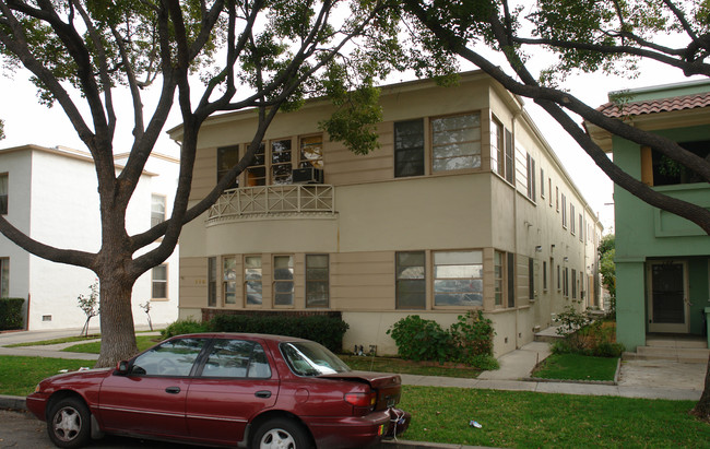 114 E Lomita Ave in Glendale, CA - Building Photo - Building Photo