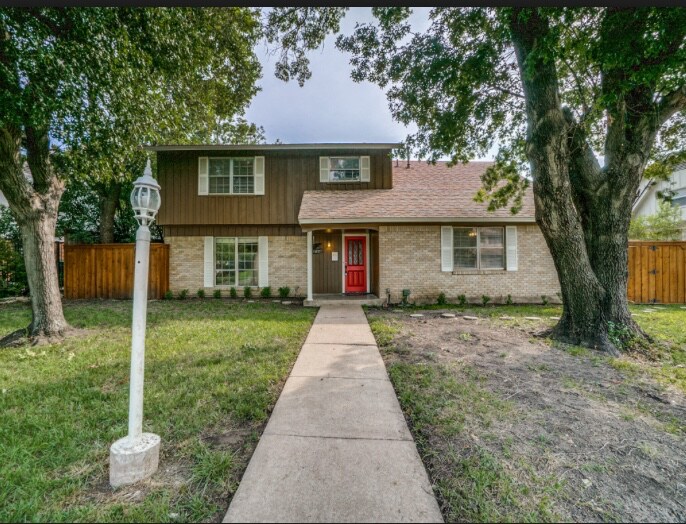11227 Drummond Dr in Dallas, TX - Building Photo