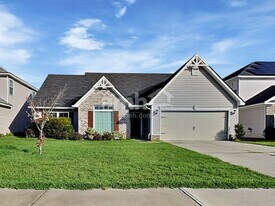 4 Buxton Ave in Savannah, GA - Building Photo