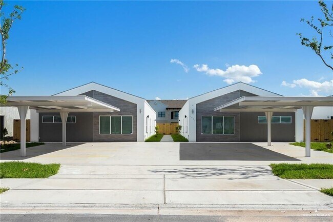 1412 Hibiscus Ave