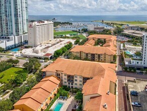 200 4th Ave S in St. Petersburg, FL - Building Photo - Building Photo