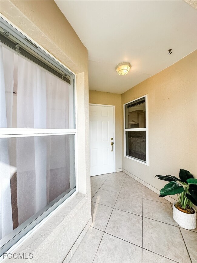 3726 Stone Way in Estero, FL - Building Photo - Building Photo