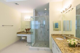 7528 Moonrise Dr in Greenacres, FL - Building Photo - Building Photo