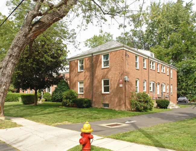 The Beacon in West Hartford, CT - Building Photo - Building Photo