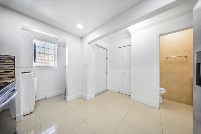 1780 W 56th Terrace in Hialeah, FL - Building Photo - Building Photo