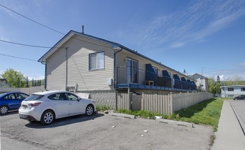 Bow Valley Flats in Calgary, AB - Building Photo - Building Photo