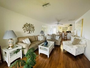 25100 Sandhill Blvd in Punta Gorda, FL - Building Photo - Building Photo