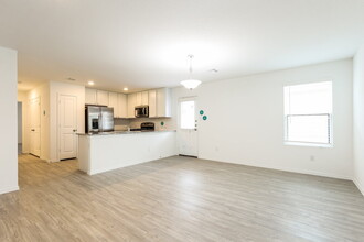 8811 Barrow Path in Converse, TX - Building Photo - Building Photo