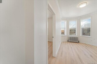 36-34 11th St in Queens, NY - Building Photo - Building Photo