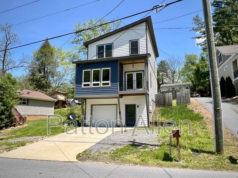 308 London Rd in Asheville, NC - Building Photo