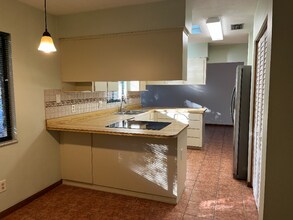 501 SW 75th Terrace in Gainesville, FL - Foto de edificio - Building Photo