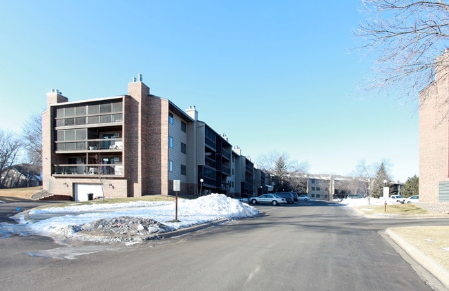 Trenton Place in Plymouth, MN - Foto de edificio - Building Photo