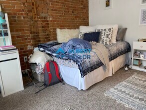 486 Massachusetts Ave, Unit 3 in Boston, MA - Foto de edificio - Building Photo