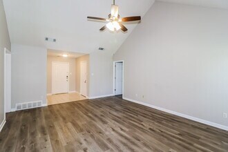 3926 Pecan Trace Cove in Memphis, TN - Foto de edificio - Building Photo