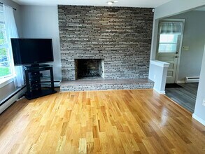 110 Dobson St, Unit UL in Bridgeport, CT - Building Photo - Building Photo