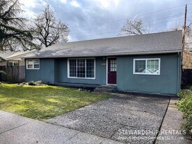 2960 Alder St in Eugene, OR - Building Photo