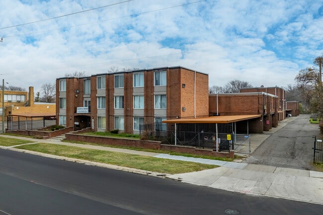 Greenfield Manor in Detroit, MI - Building Photo - Primary Photo