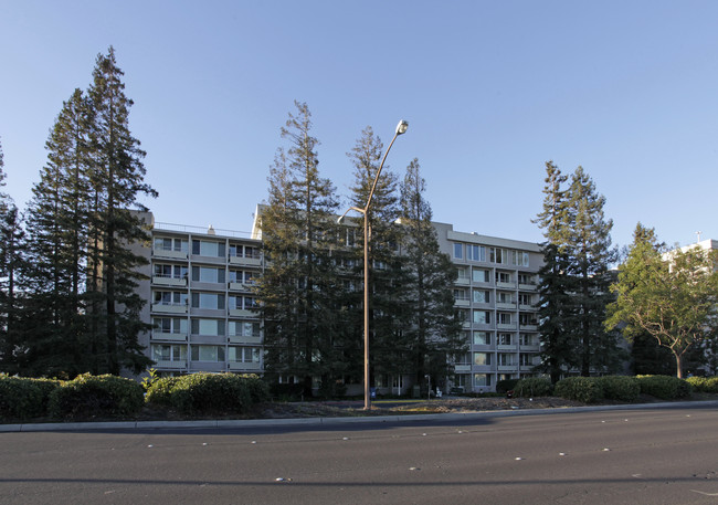 Casa De Redwood in Redwood City, CA - Building Photo - Building Photo