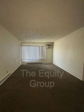 570 S Richmond Ave in Hanford, CA - Building Photo - Building Photo