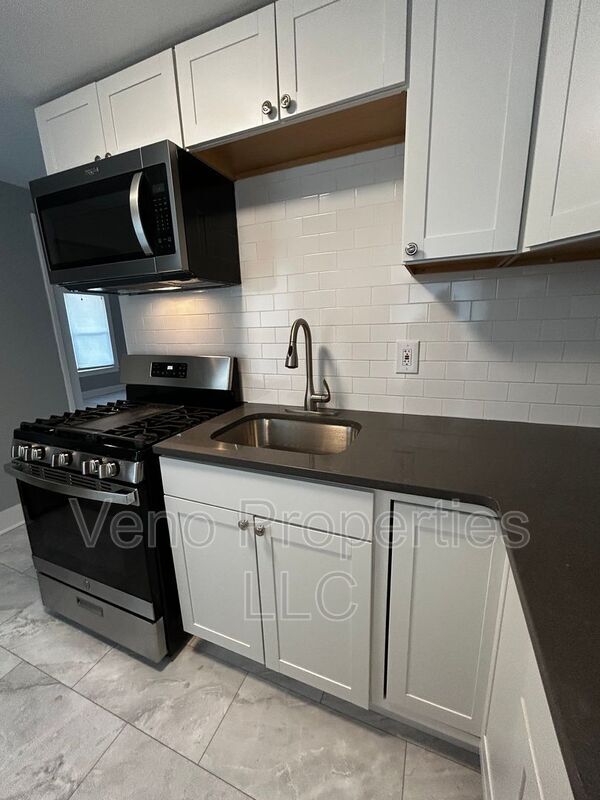 96 Walworth St in Saratoga Springs, NY - Building Photo - Building Photo