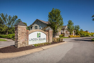 LINDEN SQUARE in Indianapolis, IN - Building Photo - Building Photo