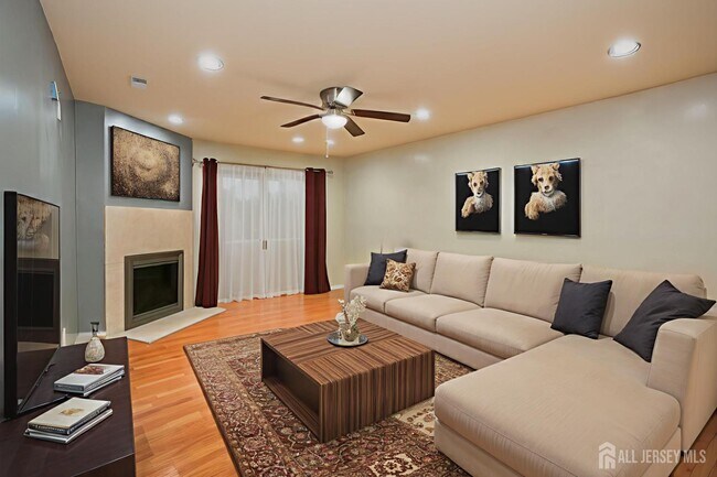 410 Johnstone St in Perth Amboy, NJ - Building Photo - Building Photo