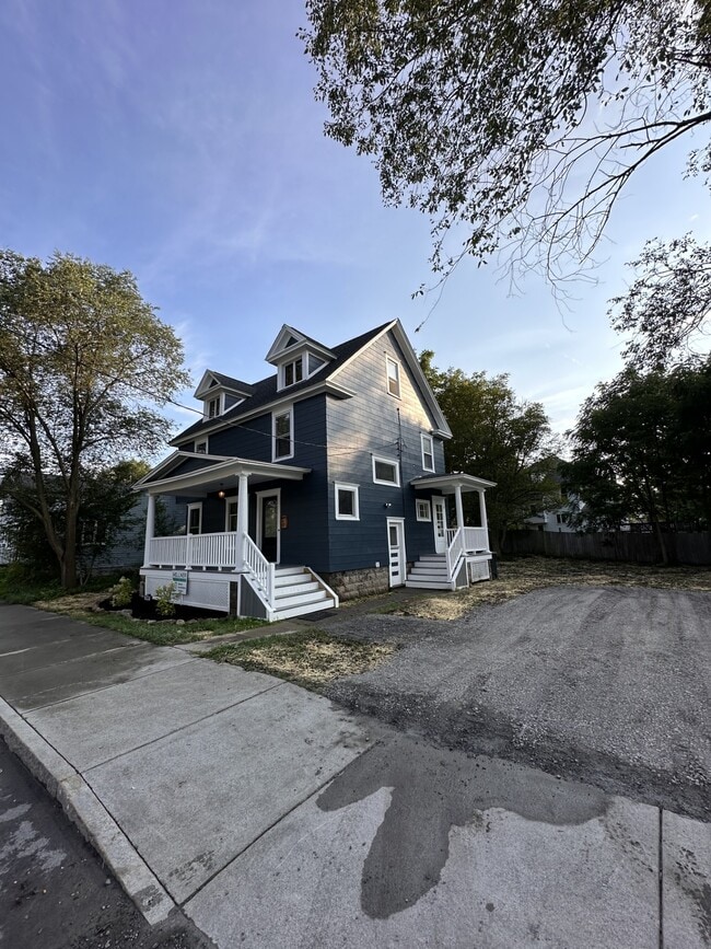 property at 910 S Main St