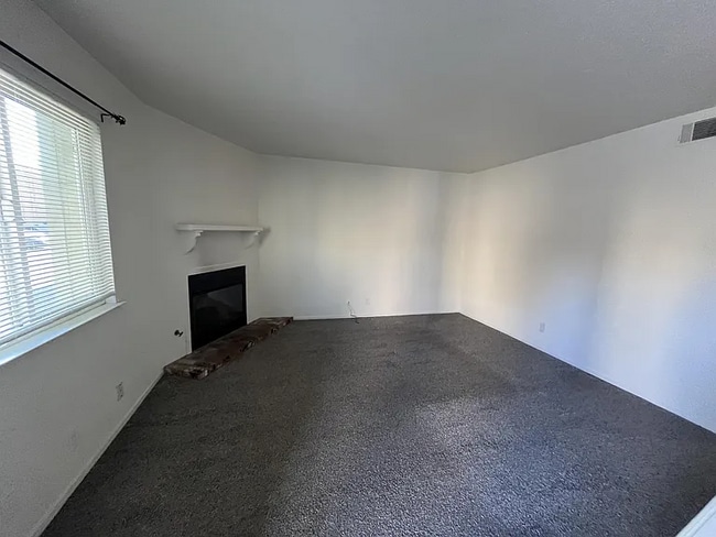 232 N Lemoore Ave in Lemoore, CA - Building Photo - Building Photo