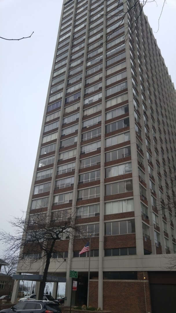 property at 6171 N Sheridan Rd
